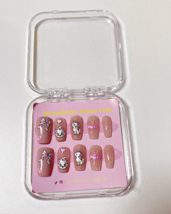 Nails 738