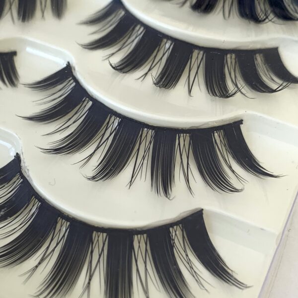 Eyelashes R03