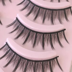 Eyelashes R01