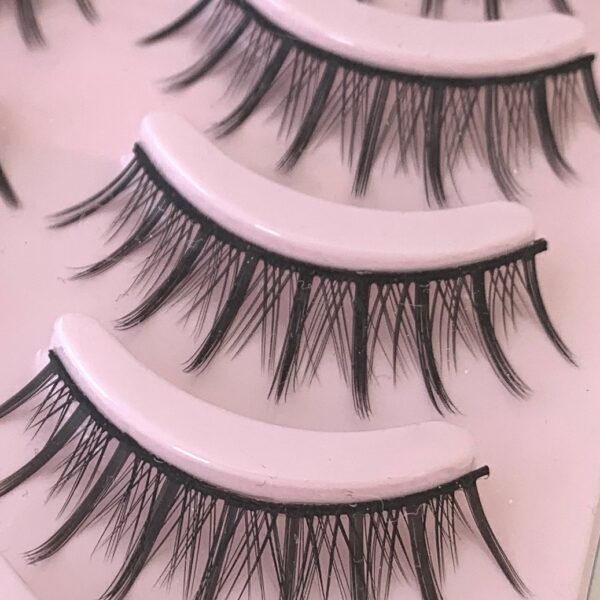 Eyelashes R01